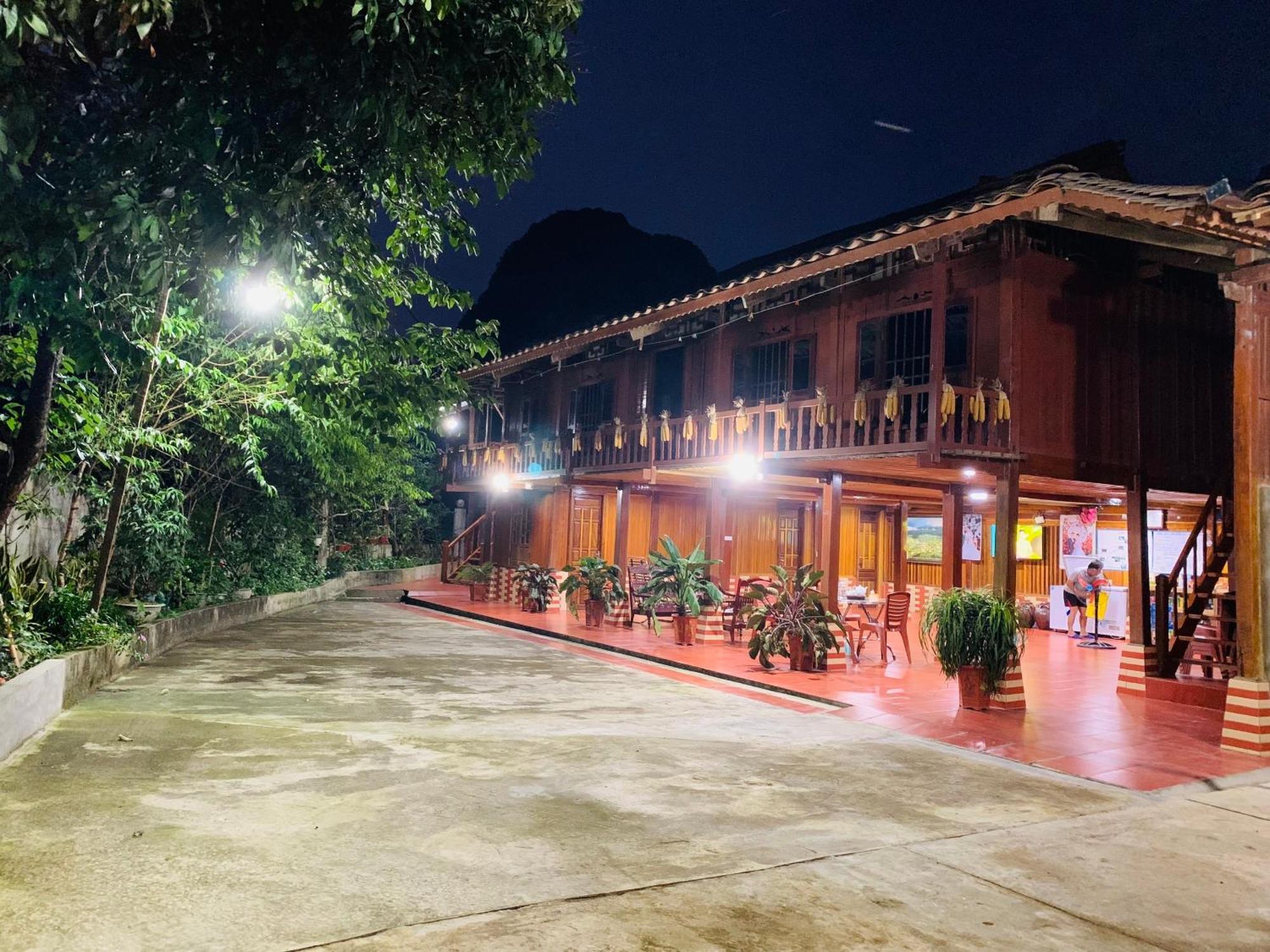 Duong Cong Chich Homestay ランソン市 エクステリア 写真